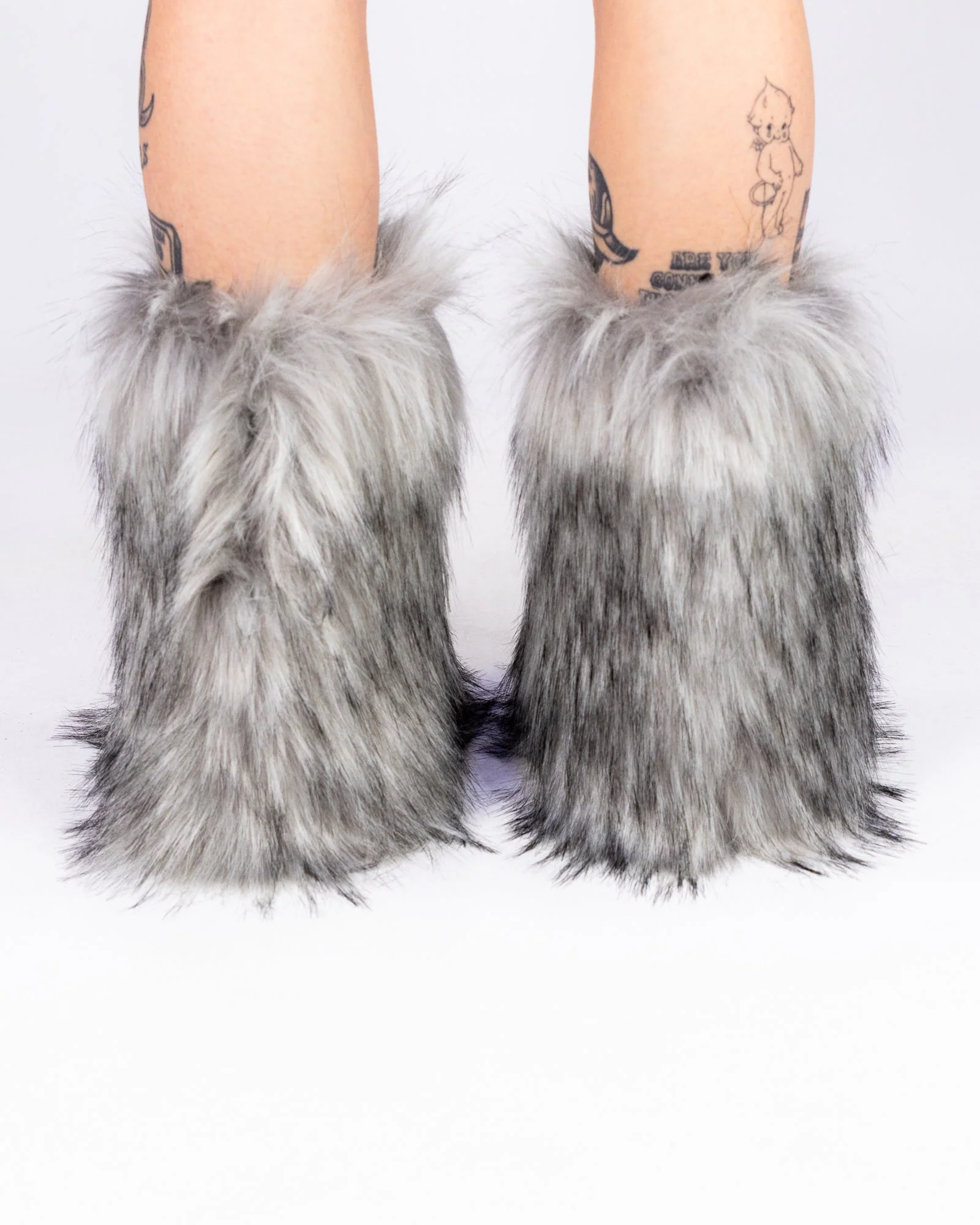 Women's Gray Boots With The Fur - Image 3