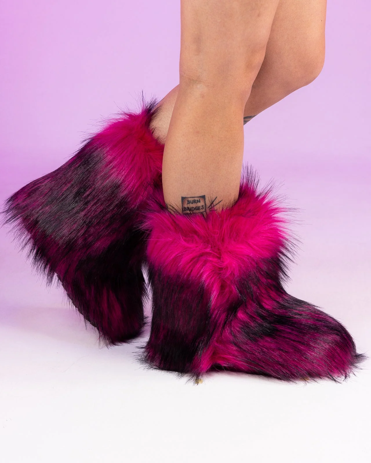 Women's Pink/Black Boots With The Fur - Image 2