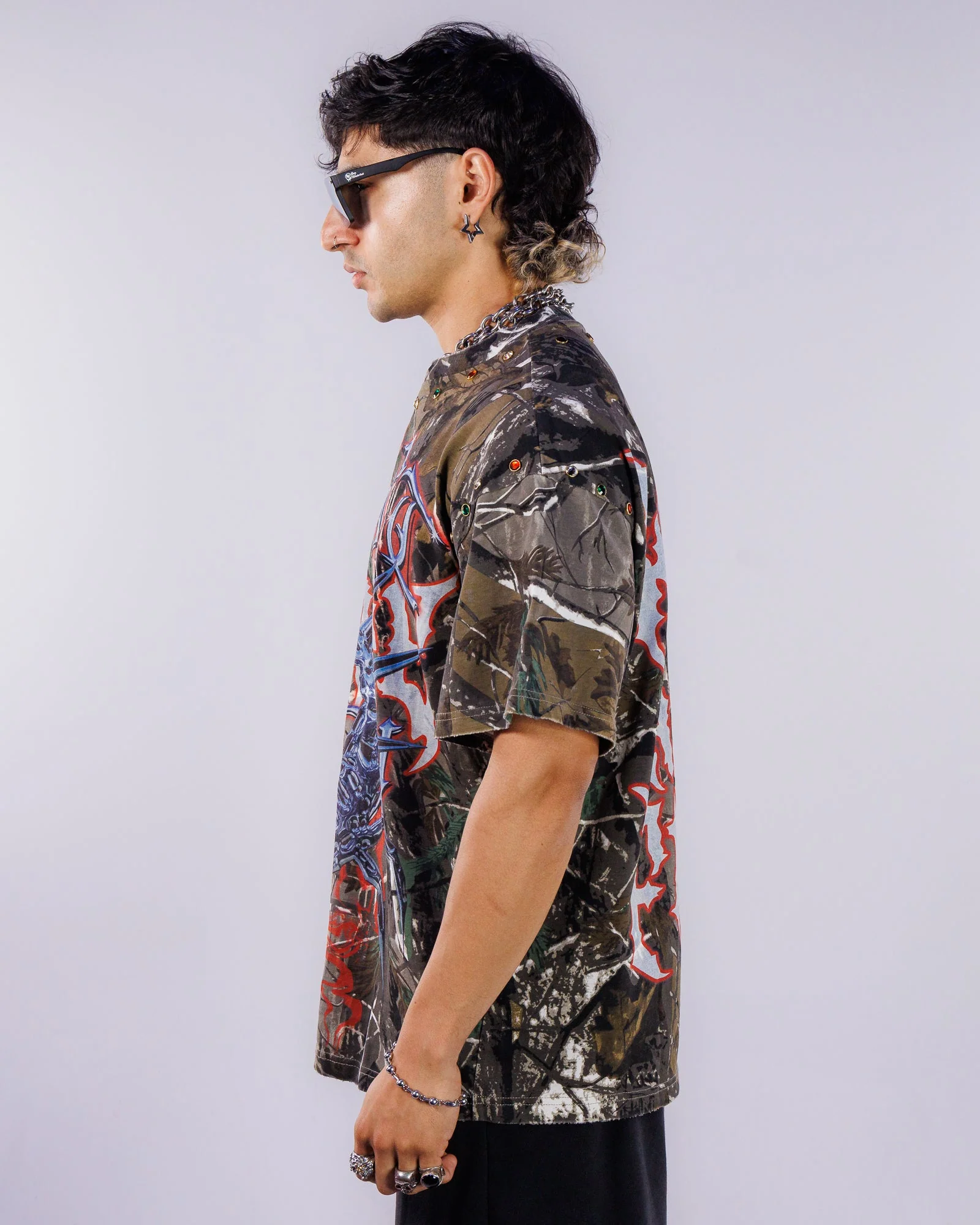 Scorpion Hunt Men's Camo Tee - Image 4