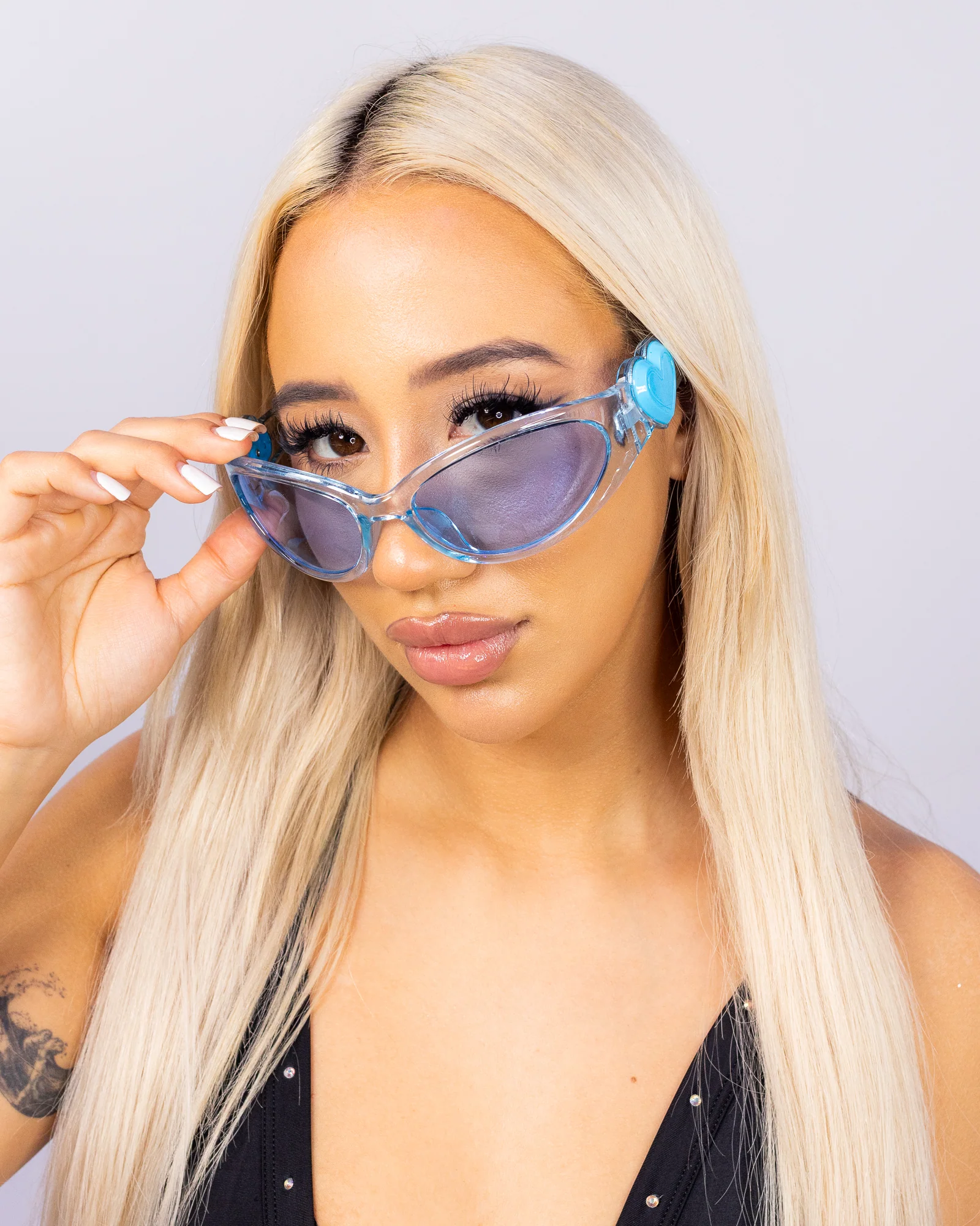 Stolen Hearts Unisex Sunglasses - Image 3
