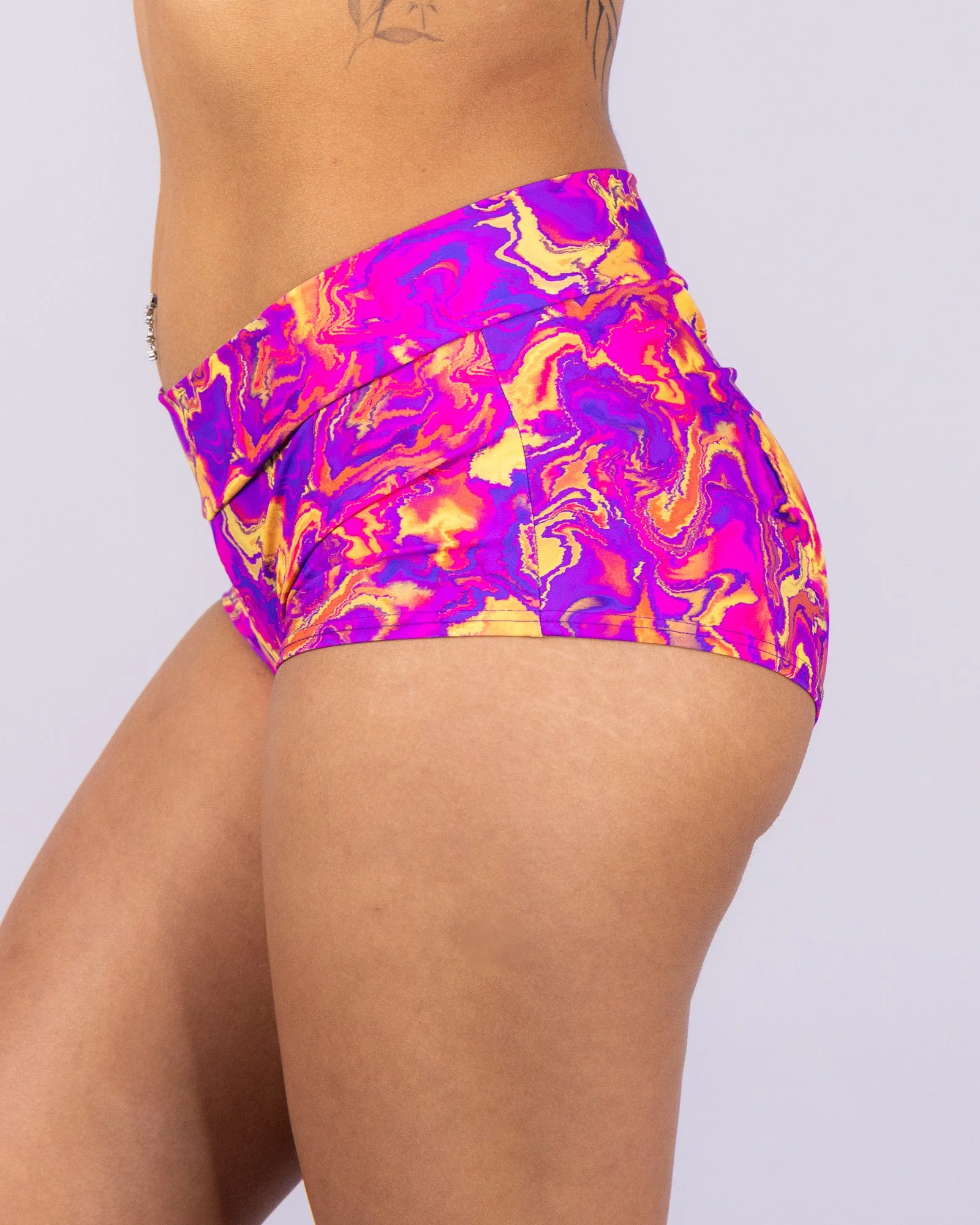 Ultraviolet Vision Women's Scrunch Boy Shorts - Image 3